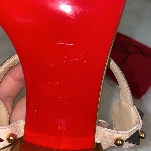 Christian Loubutin brand new size 39. True to size. Very comfy - Picture 6 of 6